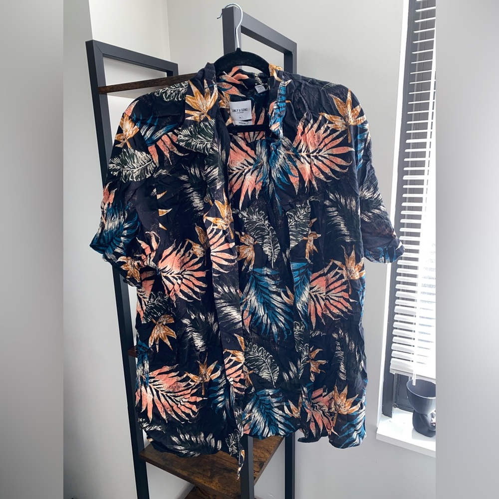 Floral print shirt - Picture 2 of 4